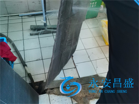 維護企業(yè)室內(nèi)空氣質量 定期清洗中央空調(diào)通風管道 確?？諝獬Ｐ?></a></div>
                      <div   id=