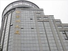金洲大廈中央空調(diào)維護保養(yǎng)，主機大修